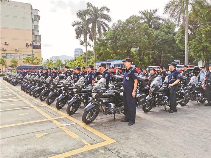 龙城派出所义警大巡逻